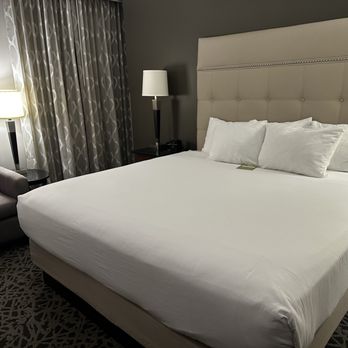 Drury Plaza Hotel Milwaukee Downtown - Hotels Near Me - Milwaukee, Wisconsin