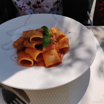 Cannavacciuolo - Paccheri al ragù napoletano - Bistros Near Me - Novara, NO