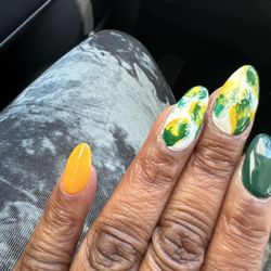 Lily Nails