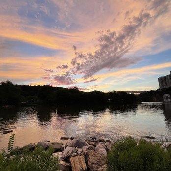 Inwood Farm - Time your visit for sunset and you might get lucky with one like this - Coffee & Tea Near Me - New York, New York Inwood Farm - Time your visit for sunset and you might get lucky with one like this - Coffee & Tea Near Me - New York, New York