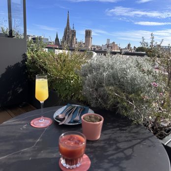 Vividora - Mimosa and Bloody Mary - Hotels Near Me - Barcelona, B