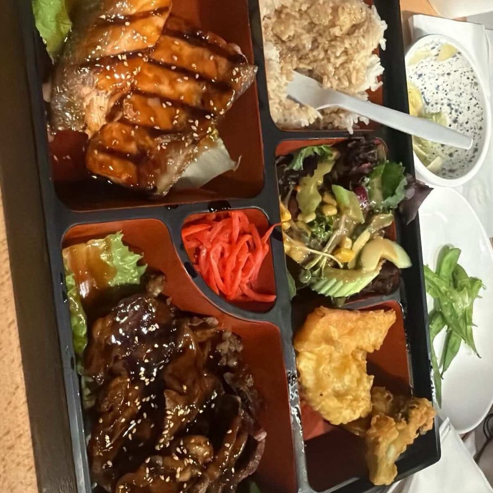 Sushi 661 - Bento box  Teriyaki salmon, beef teriyaki, white rice, salad, tempura - Sushi Bars Near Me - Santa Clarita, California