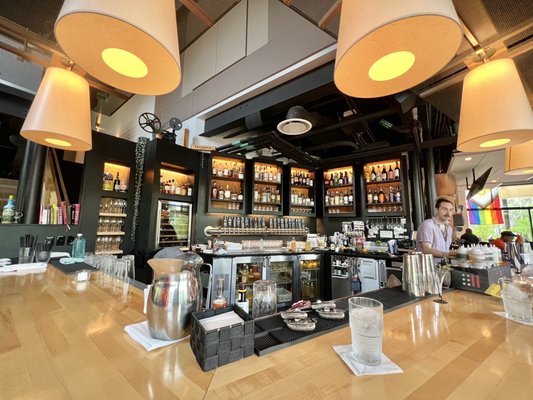 Kan-Kan Cinema & Bar by null