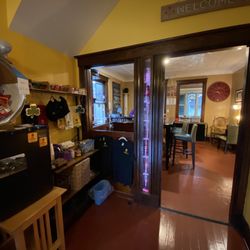 GlendAleHouse Brewery - Front hall towards bar