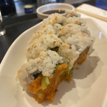 Mika Sushi - Spicy Salmon Roll - Sushi Bars Near Me - Camarillo, California