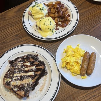 Mimi's Cafe - Eggs Benedict , S'more's Campfire French Toast Breakfast - Breakfast & Brunch Near Me - Fairfield, California