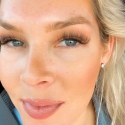 The Lash Room - Lash and brows @ the Lash Room