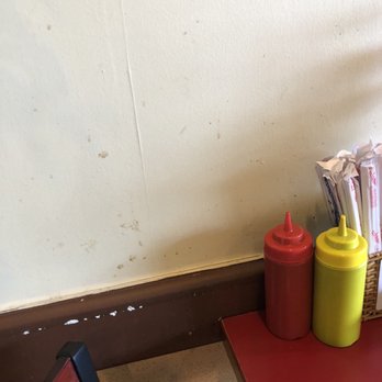 Saigon Pho - Dirty wall in seating area - Vietnamese Near Me - Tomball, Texas Saigon Pho - Dirty wall in seating area - Vietnamese Near Me - Tomball, Texas