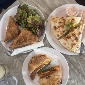 Morning Brew - Kaka'ako - Turkey melt panini, bacon & egg bagel, & breakfast quesadilla - Coffee & Tea Near Me - Honolulu, Hawaii