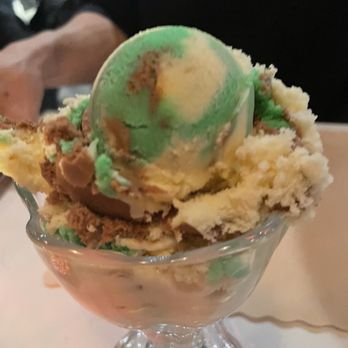 L&B Spumoni Gardens - Pizza Near Me - Brooklyn, New York L&B Spumoni Gardens - Pizza Near Me - Brooklyn, New York