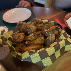 Charlie’s Pub - Sweet chili wings