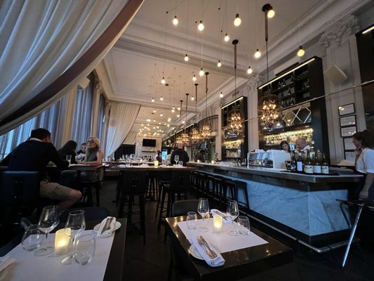 Brasserie 701 by null