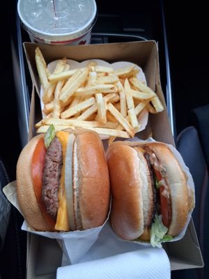 In-N-Out Burger by null