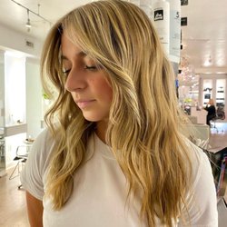 Salon Caru
