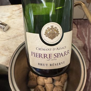 Chase Sapphire Lounge - Champagne - Airport Lounges Near Me - Las Vegas, Nevada