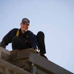 Jeff Likes Clean Windows & Gutters