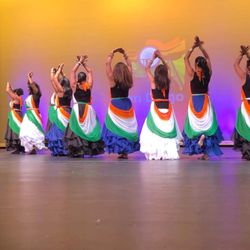 Bollywood Steps - Fun costumes!!