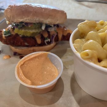 Cosmic Roosters - Slider and Mac and cheese - Southern Near Me - El Dorado Hills, California Cosmic Roosters - Slider and Mac and cheese - Southern Near Me - El Dorado Hills, California