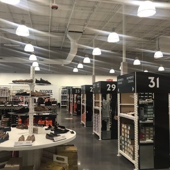 DSW DESIGNER SHOE WAREHOUSE - 23668 US 