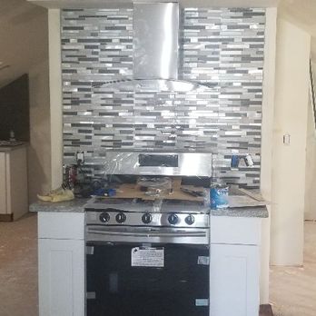 RKC HANDYMAN SERVICES - Finished backsplash and hoodvent - Handyman Near Me RKC HANDYMAN SERVICES - Finished backsplash and hoodvent - Handyman Near Me