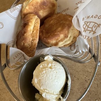 Poogan's Southern Kitchen - Breakfast & Brunch Near Me - Summerville, South Carolina