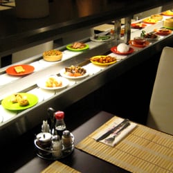 Chinarestaurant Lotus - Überraschungen aus der asiatischen Küche fahren auf unserem Kaiten Running Band an den Gästen vorbei