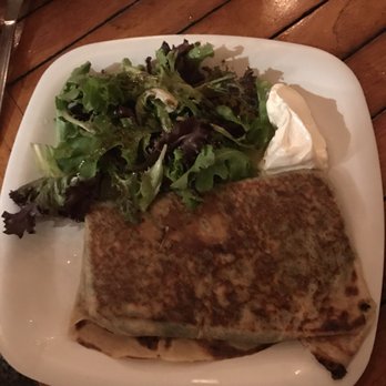 Cafe Des Amis - Mediterranean Near Me - Paia, Hawaii