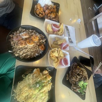 Fusa Red 8 Chinese - Jambalaya broccoli beef Singapore noodles orange chicken cream cheese crab puffs and eggs rolls - Chinese Near Me - Wichita, Kansas