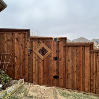 Express Fence - Sloped to Step fence - Fences & Gates Near Me Express Fence - Sloped to Step fence - Fences & Gates Near Me