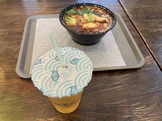 Min’s Noodle House 渔家重庆小面 by null