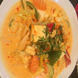 Lanna Thai - Thai Rot Curry mit Soja.
