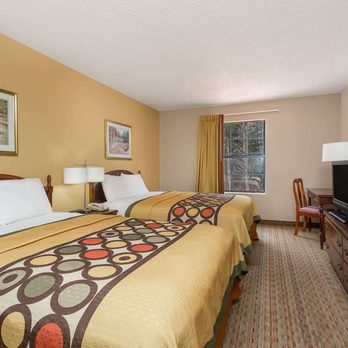 Super 8 by Wyndham Cornelia - Guest room - Hotels Near Me - Cornelia, Georgia Super 8 by Wyndham Cornelia - Guest room - Hotels Near Me - Cornelia, Georgia
