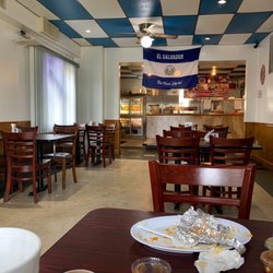 El Roble Restaurant Salvadoreño
