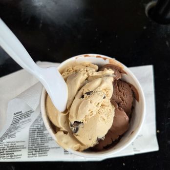 Kilwins Ice Cream - Chocolate - Fudge - Chocolate and coffee chocolate chip - Chocolatiers & Shops Near Me - St. Petersburg, Florida Kilwins Ice Cream - Chocolate - Fudge - Chocolate and coffee chocolate chip - Chocolatiers & Shops Near Me - St. Petersburg, Florida