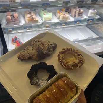 Paris Baguette - Bakeries Near Me - Edmonton, Alberta Paris Baguette - Bakeries Near Me - Edmonton, Alberta