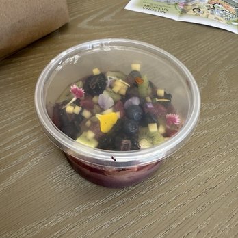 Tandy’s Cafe - 13 dollar acai bowl that online talks about topped with "mango, peach, blueberries, coconut". This is hardly a garnish worth of fruit. - Comfort Food Near Me - Phoenix, Arizona