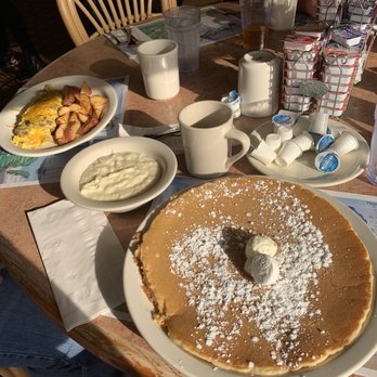 Astronomical Pancake House - Pancakes, fantastic grits, and bacon omelet - Breakfast & Brunch Near Me - Williamsburg, Virginia Astronomical Pancake House - Pancakes, fantastic grits, and bacon omelet - Breakfast & Brunch Near Me - Williamsburg, Virginia