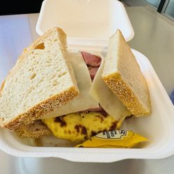 Lester's Deli Express - The Presentation