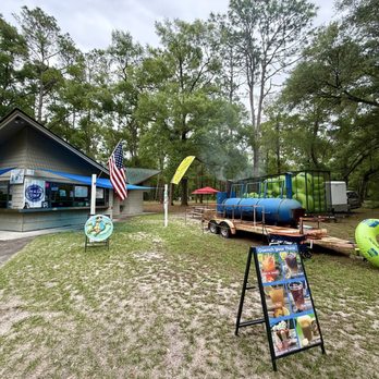Poe Springs Park - A concession stand and all-day tube rentals for $10 are located at the front of the park. - Parks Near Me - High Springs, Florida