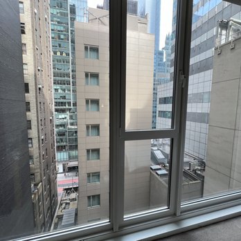 Andaz 5th Avenue - 02/07/2023 Room 0815. Terrible view - Hotels Near Me - New York, New York Andaz 5th Avenue - 02/07/2023 Room 0815. Terrible view - Hotels Near Me - New York, New York