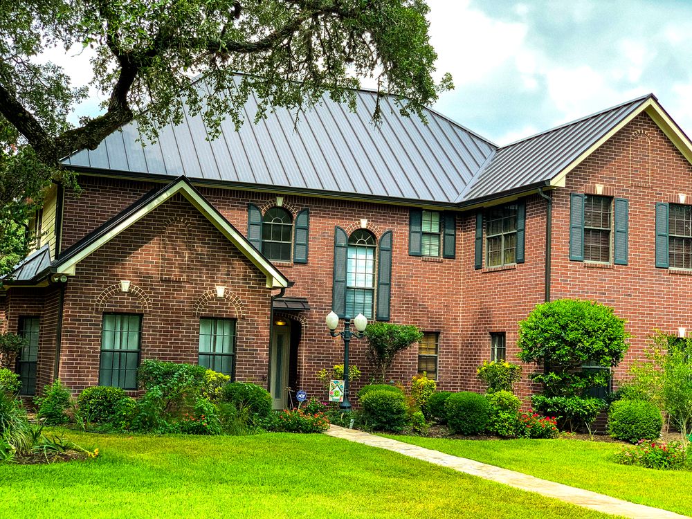 Slide of Vantage Roofing