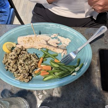 Joey's Seafood & Grill - Lemon pepper whitefish with wild rice/rice medley, vegetable sauté - Seafood Near Me - Houghton, Michigan
