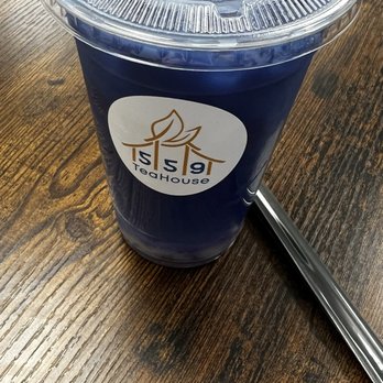 559 TeaHouse - Butterfly pea milk tea drink. Asked for 0% sugar and they served! - Bubble Tea Near Me - Porterville, California