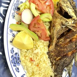 El Salvadoreno - Fish dinner