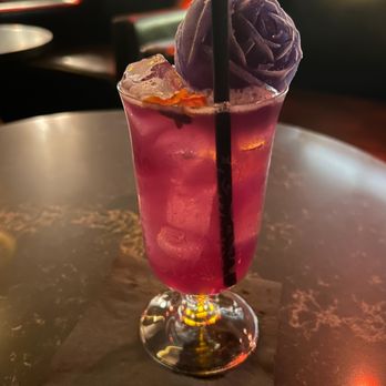 Elements Bar & Lounge - Floral fixation - Cocktail Bars Near Me - San Francisco, California