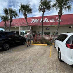 Mike's Cafe and Oyster Bar