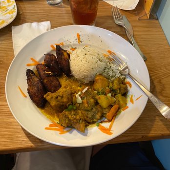 Pimenta - Curry Chicken - Caribbean Near Me - Fredericksburg, Virginia