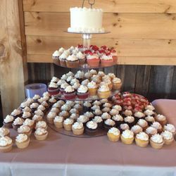 Ladybug Cafe & Cakery - Cupcake wedding anniversary