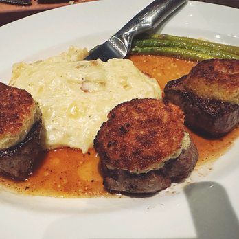 Cooper's Hawk Winery & Restaurant - American Near Me - Cincinnati, Ohio