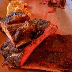 Home Team BBQ - Beautifully done ribs. Crust, juicy full of flavor